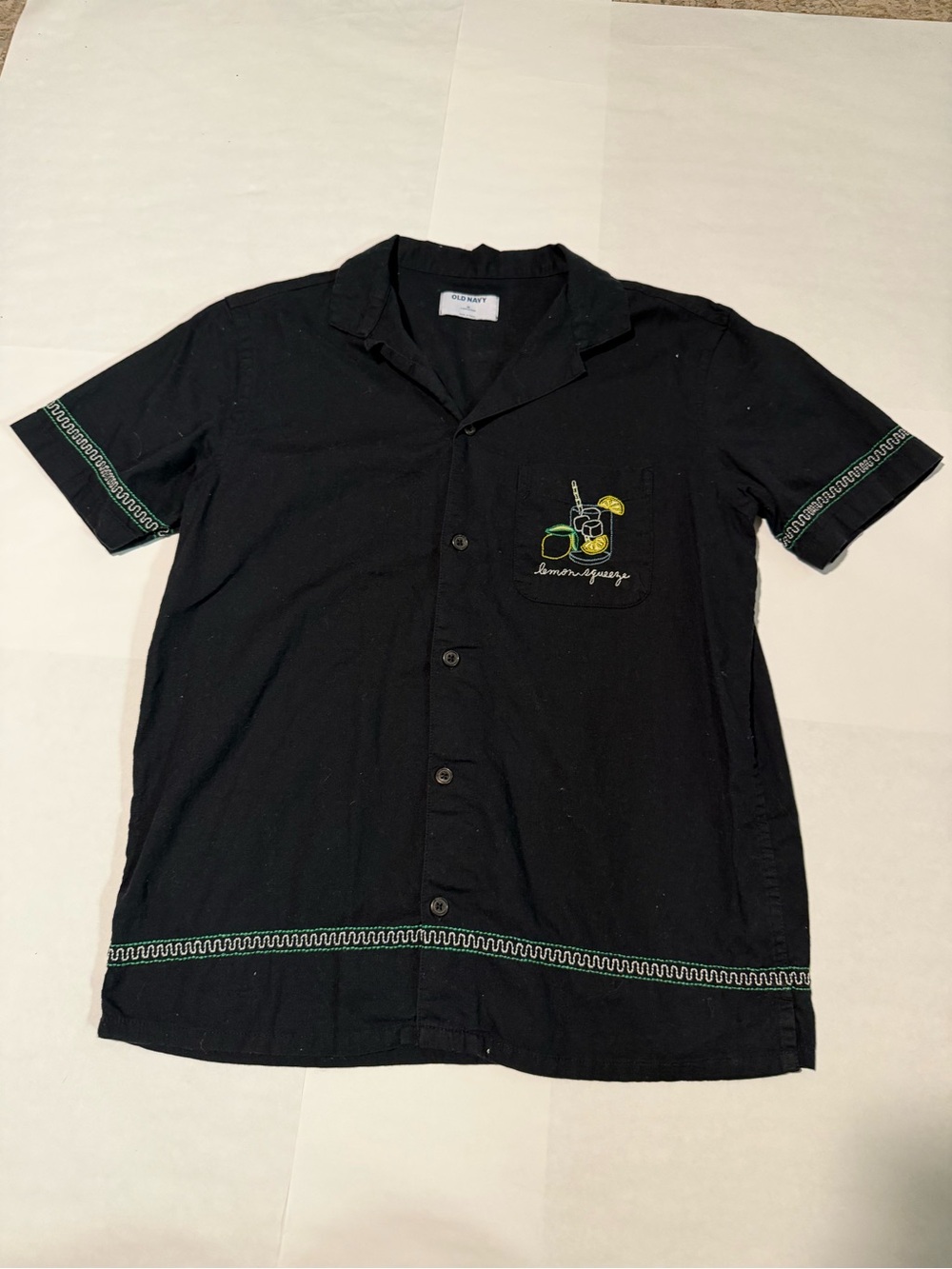 Old Navy Black Short-Sleeve Button-Down Shirt with Lemon Graphic
